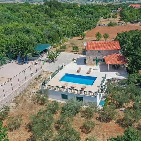 Holiday home 3 Bedroom Cozy In