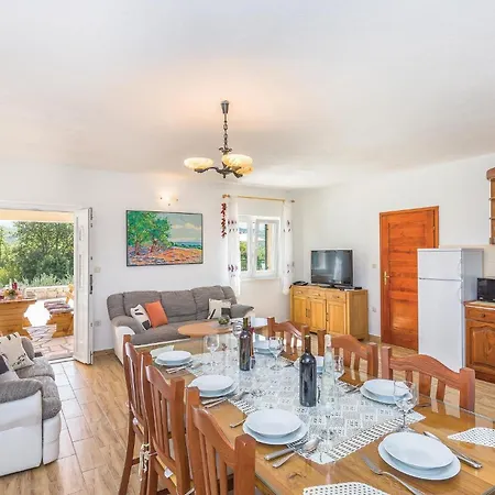 3 Bedroom Cozy In Holiday home *