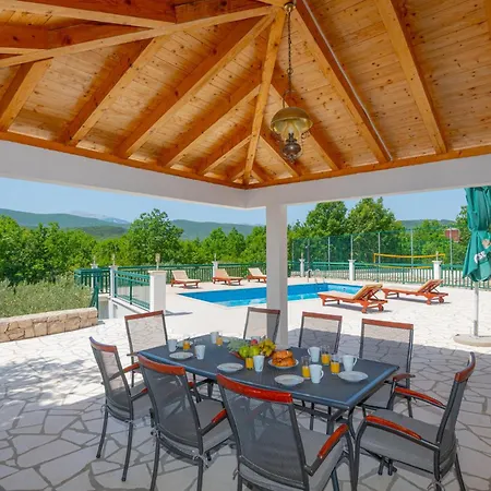 3 Bedroom Cozy In Holiday home *